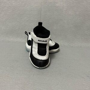 Shaq Kids White and Black Basket Ball Shoes
